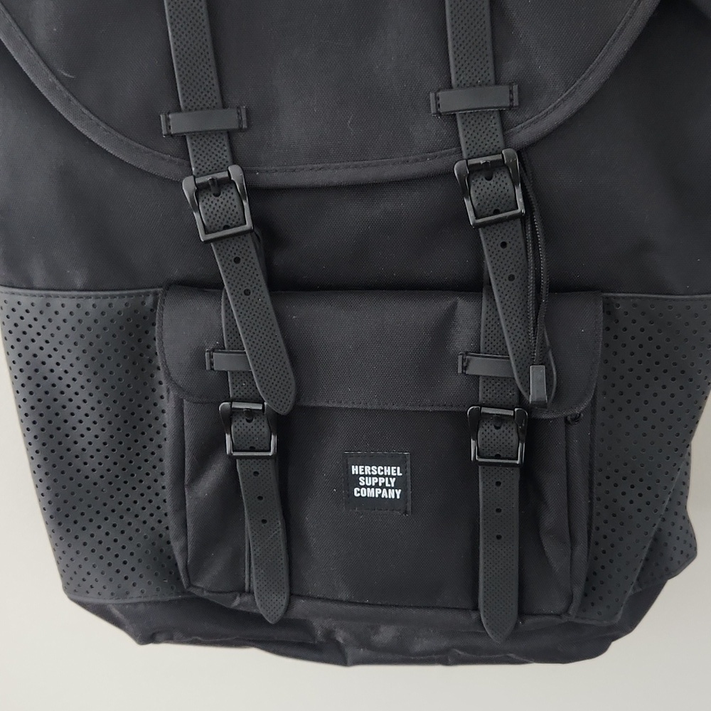 NWT Herschel Supply Co Backpack - Picture 2 of 11